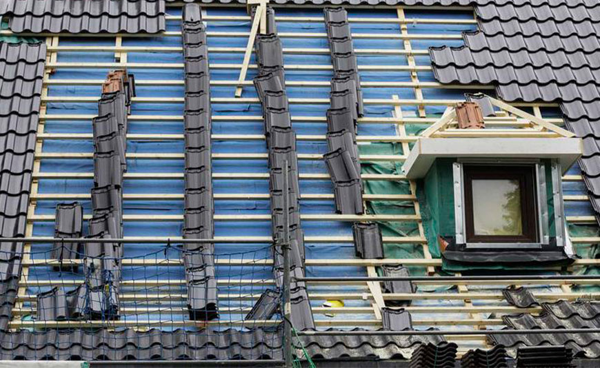 Folia dachowa – rodzaje membran, ceny, opinie, zalety, wady, porady przy wyborze